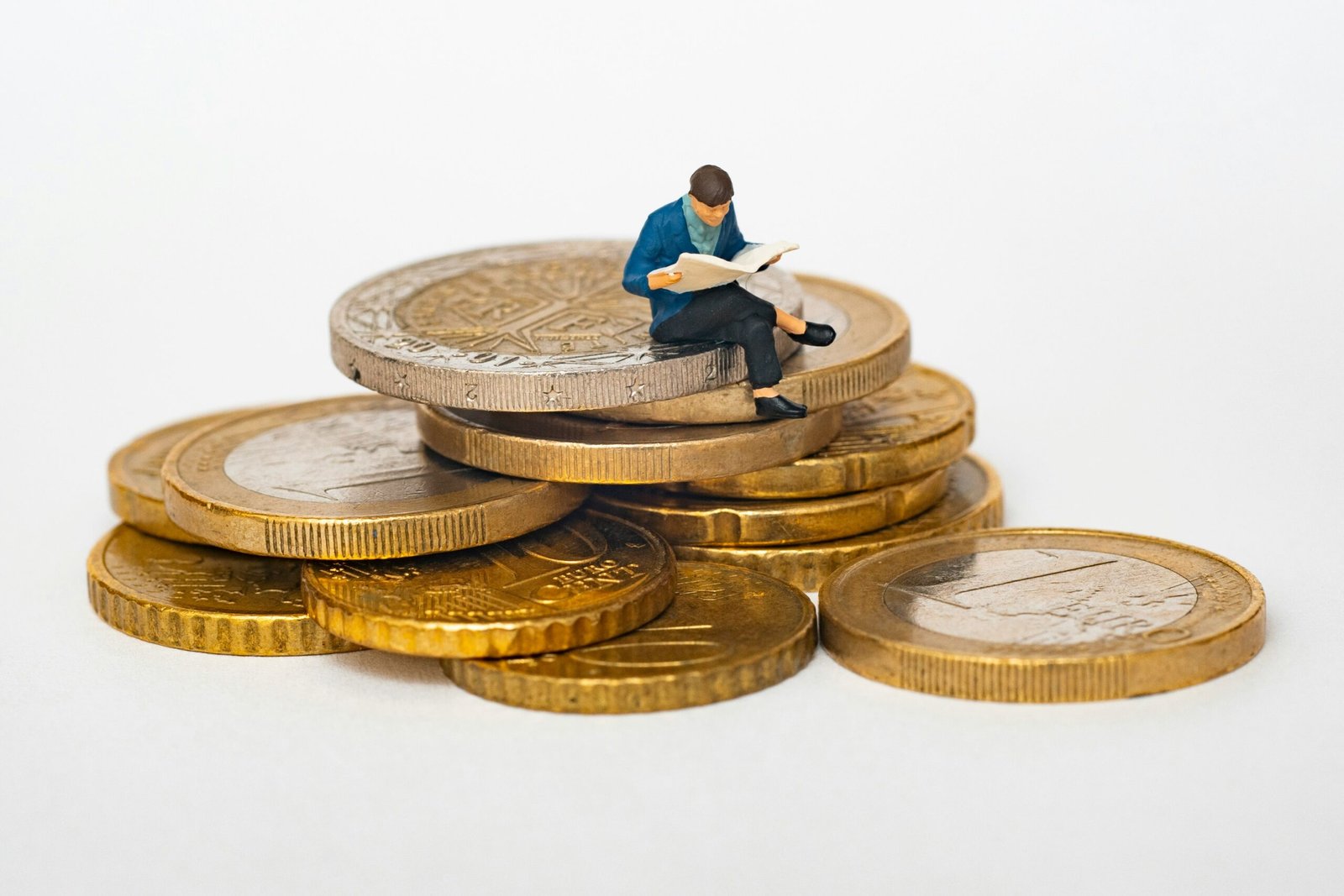 1-scaled-1 أسعار الذهب في مصر: دليل شامل للاستثمار والتعامل مع التضخم